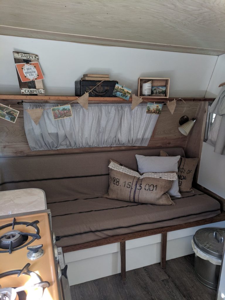 vintage starflyte travel trailer